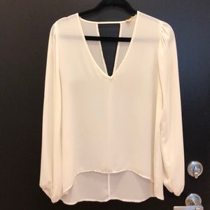 Abbeline White Blouse Size M. Keyhole back.